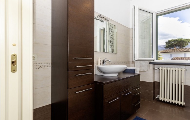 Villa singola in vendita a Montignoso