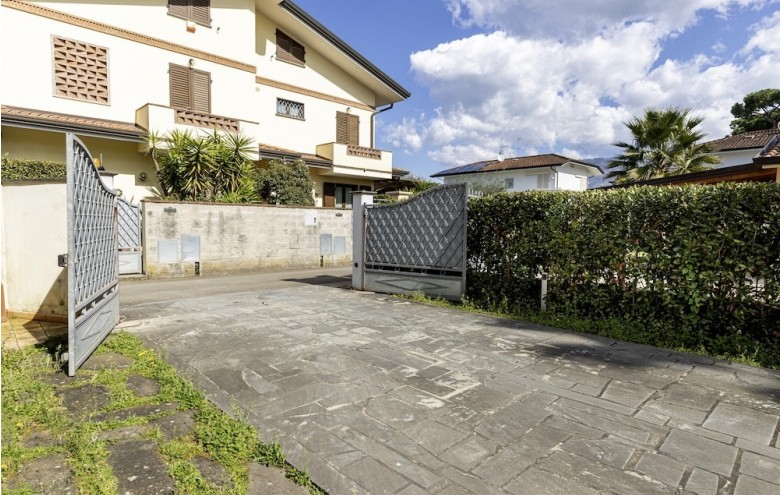 Villa singola in vendita a Montignoso