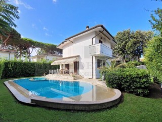 Villetta a schiera in vendita a Marina di Pietrasanta