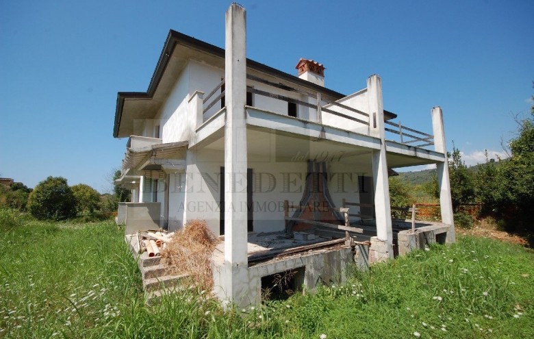 Terratetto in vendita a Camaiore