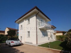 villetta-a-schiera-in-vendita-a-pietrasanta-marina-di-pietrasanta