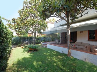 Villetta a schiera in vendita a Marina di Pietrasanta