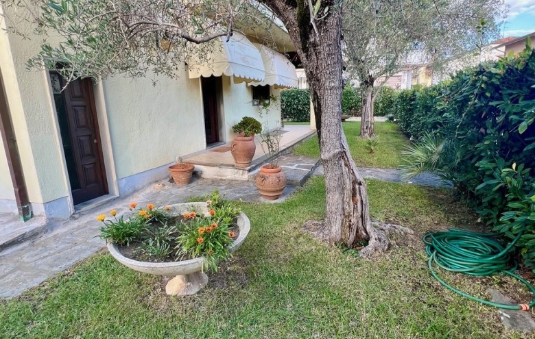 Villa singola in vendita a Pietrasanta