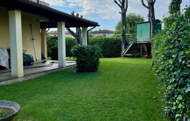 Villa singola in vendita a Pietrasanta