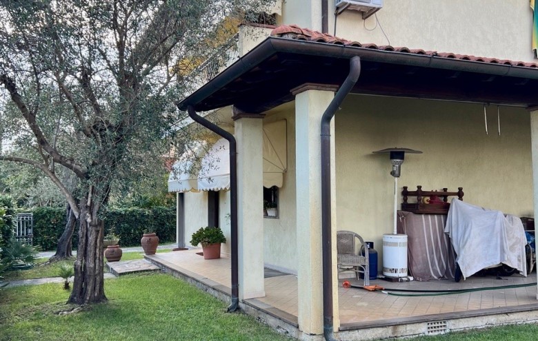 Villa singola in vendita a Pietrasanta