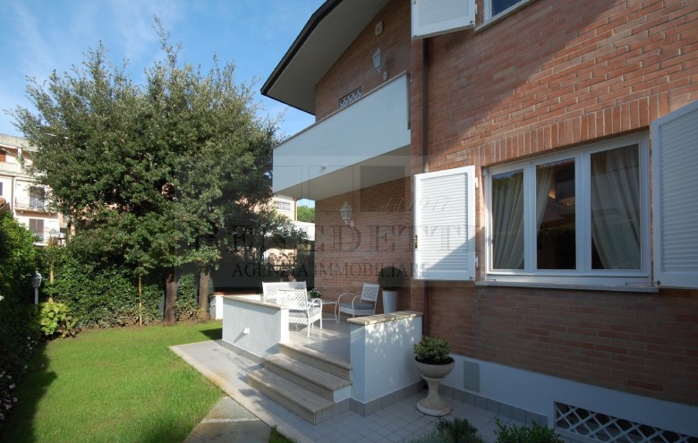 Villetta a schiera in vendita a Pietrasanta