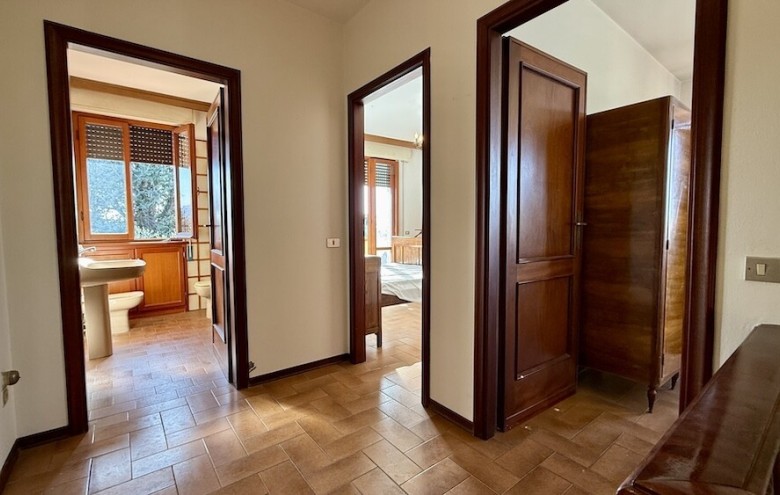 Bifamiliare in vendita a Camaiore