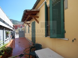 terratetto-in-vendita-a-pietrasanta-centro-storico
