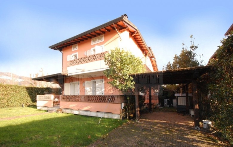 Villetta a schiera in vendita a Pietrasanta