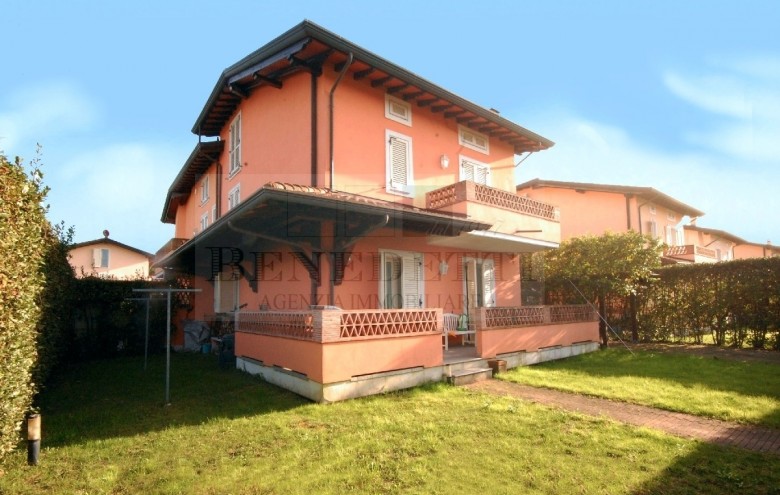 Villetta a schiera in vendita a Pietrasanta