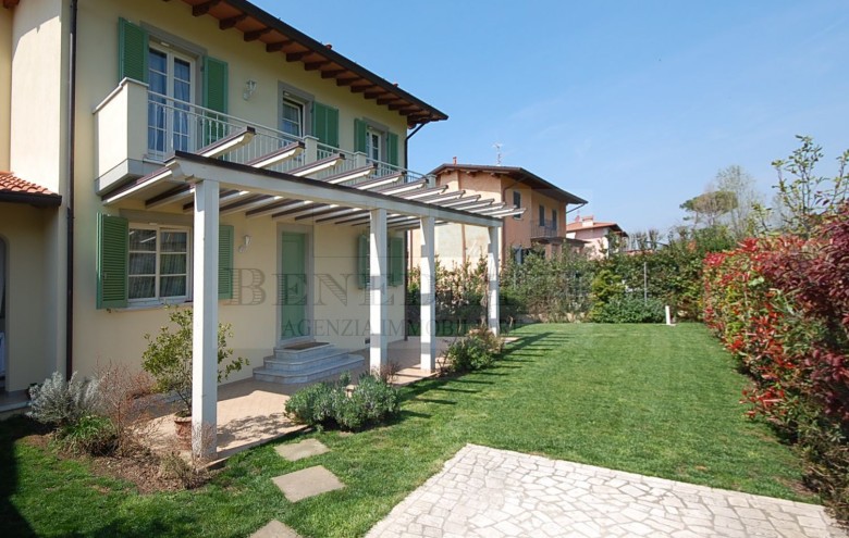 Villetta a schiera in vendita a Pietrasanta