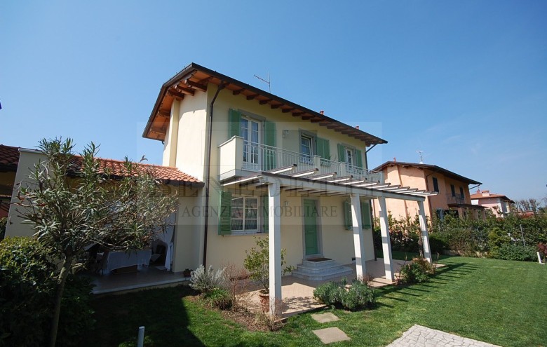 Villetta a schiera in vendita a Pietrasanta