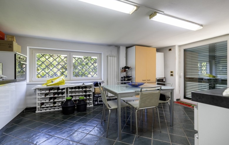 Villa singola in vendita a Camaiore