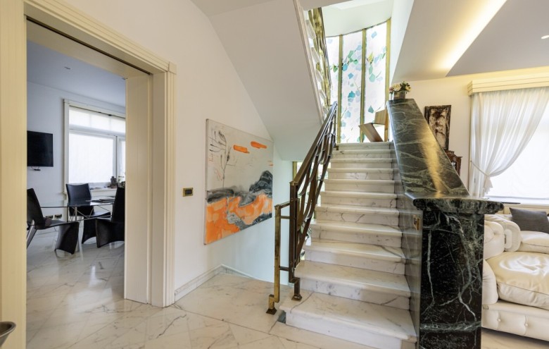 Villa singola in vendita a Camaiore