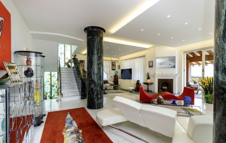 Villa singola in vendita a Camaiore