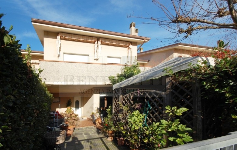 Terratetto in vendita a Pietrasanta