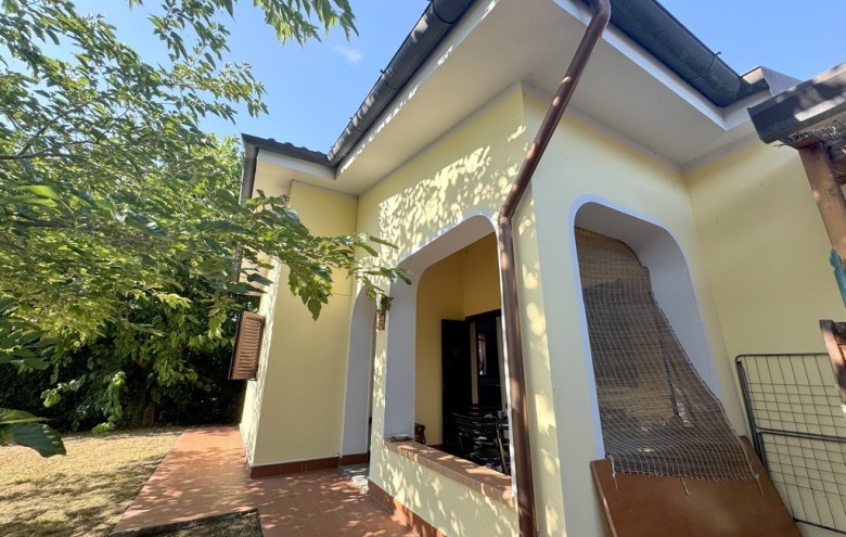 Villa singola in vendita a Viareggio