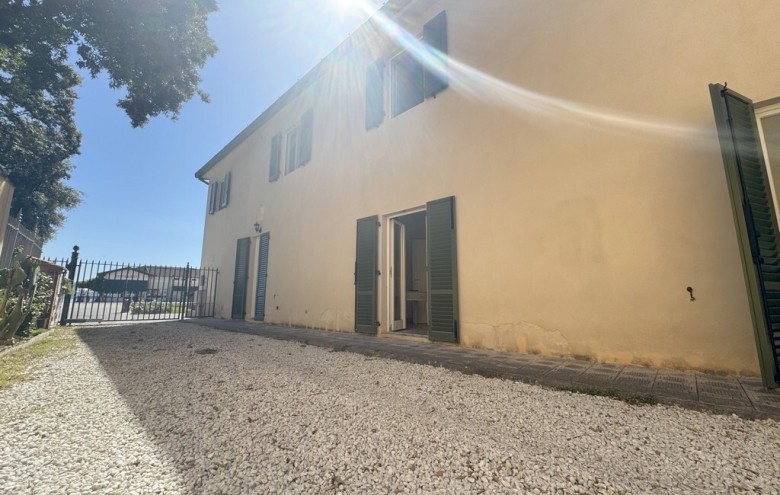 Appartamento in vendita a Viareggio