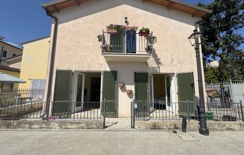 Appartamento in vendita a Viareggio