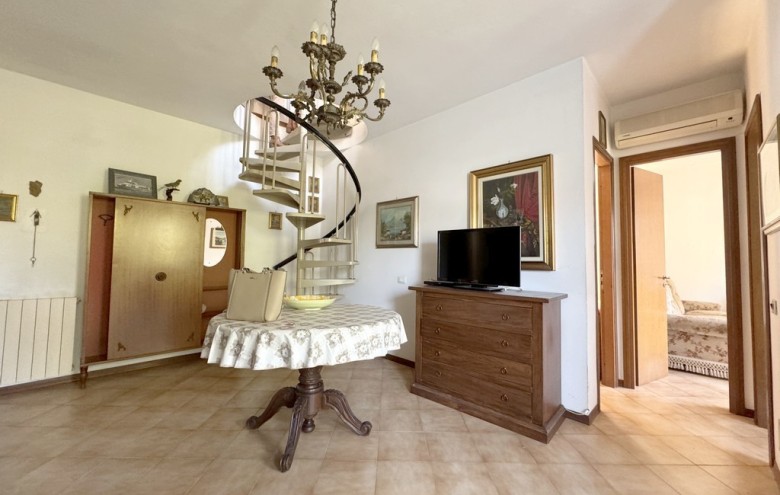 Appartamento in vendita a Viareggio