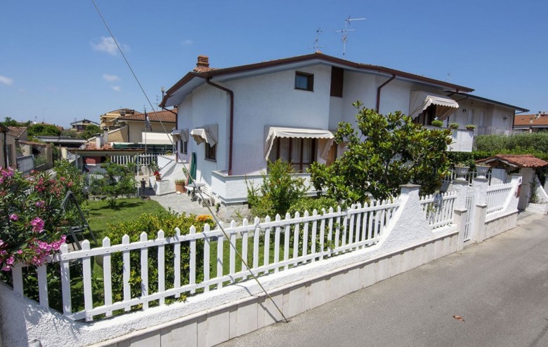 Villa singola in vendita a Viareggio