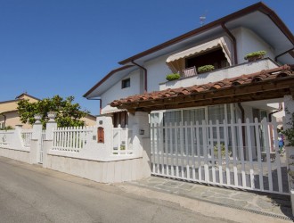Villa singola in vendita a Torre del Lago