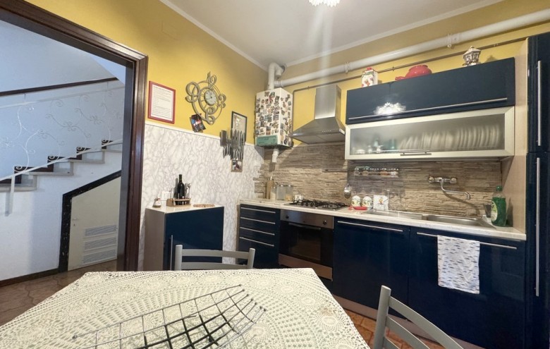 Bifamiliare in vendita a Viareggio