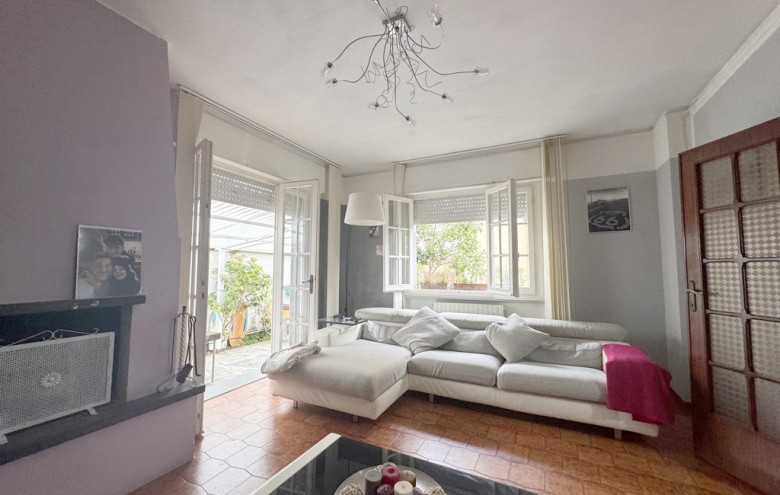 Bifamiliare in vendita a Viareggio