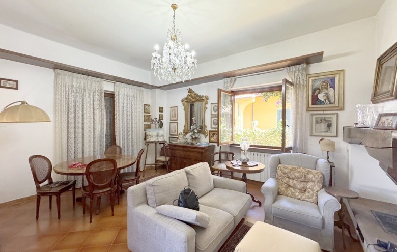 Villa singola in vendita a Viareggio