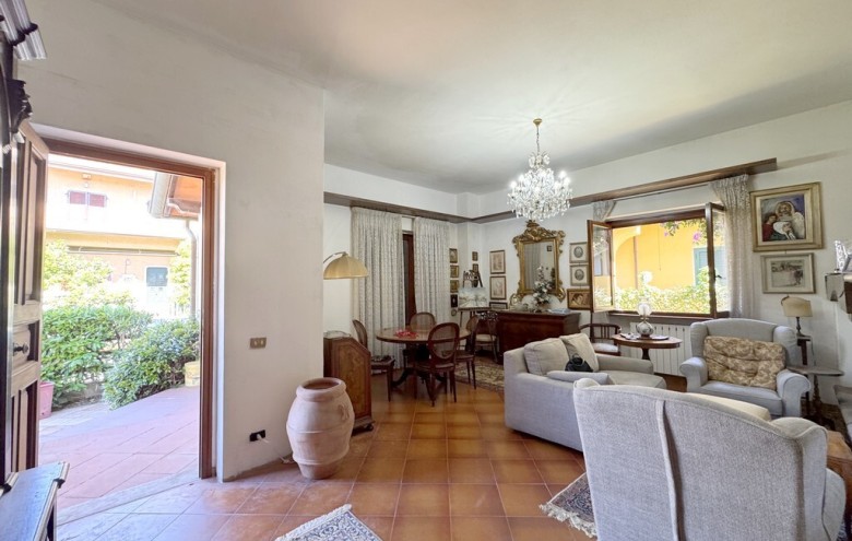 Villa singola in vendita a Viareggio