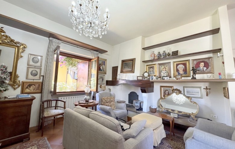 Villa singola in vendita a Viareggio