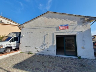 Immobile Commerciale in vendita a Torre del Lago