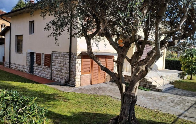 Villa singola in vendita a Pietrasanta