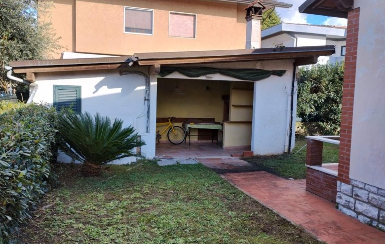 Villa singola in vendita a Pietrasanta