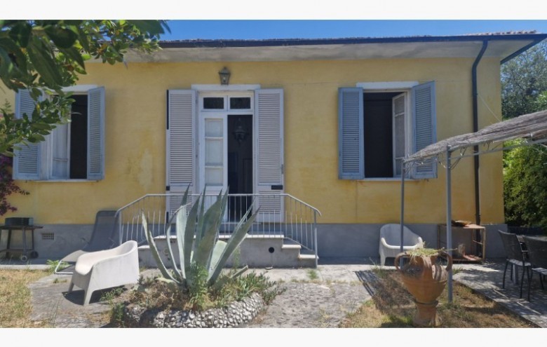 Villa singola in vendita a Pietrasanta