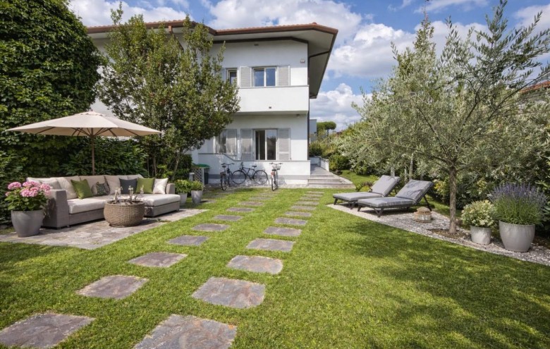 Bifamiliare in vendita a Pietrasanta