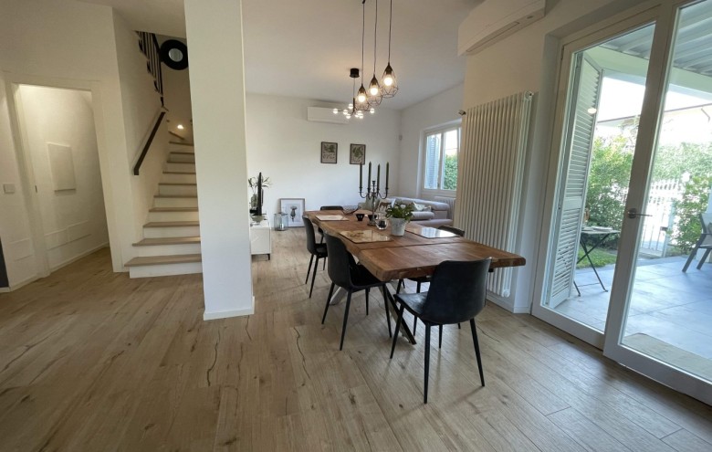 Bifamiliare in vendita a Pietrasanta