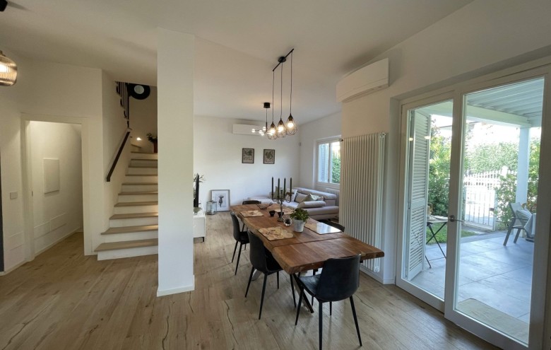 Bifamiliare in vendita a Pietrasanta