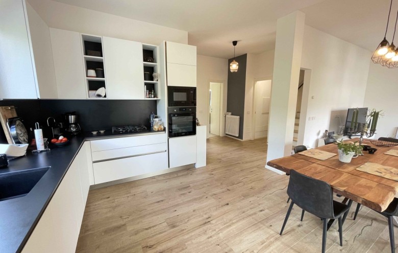 Bifamiliare in vendita a Pietrasanta