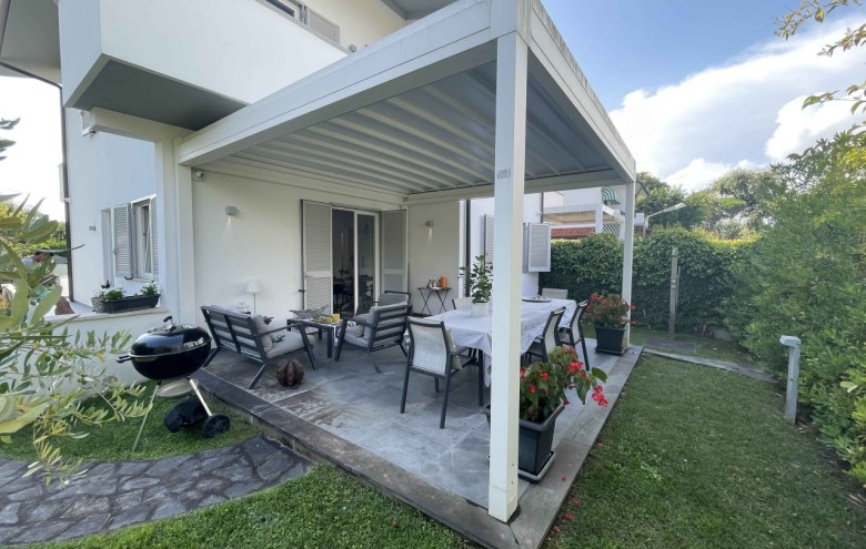 Villa singola in vendita a Pietrasanta