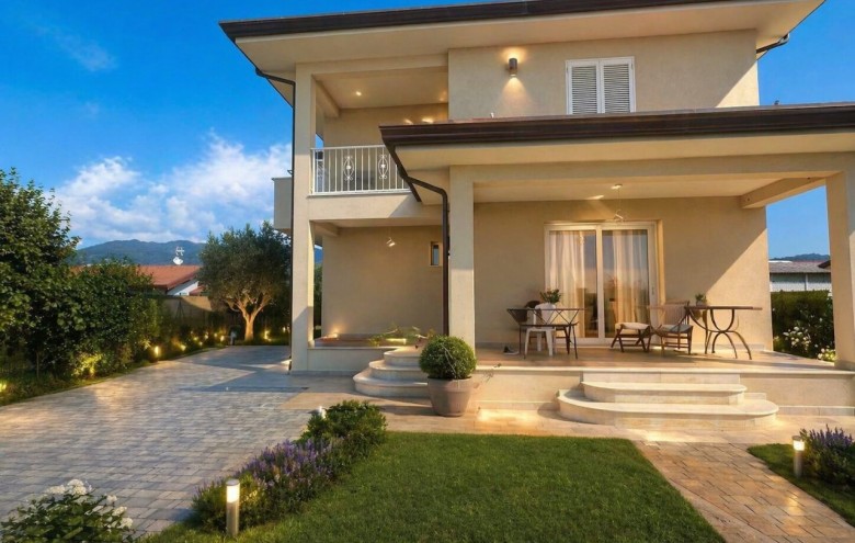 Villa singola in vendita a Camaiore