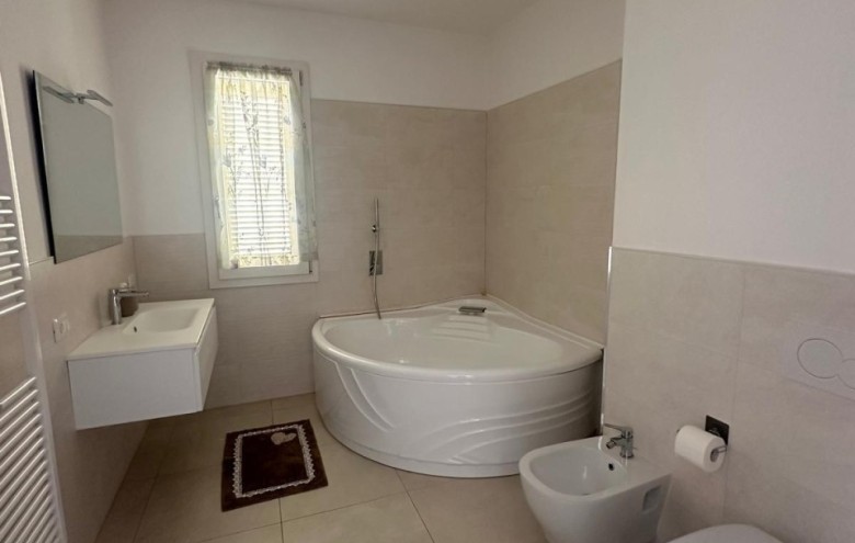 Villa singola in vendita a Camaiore