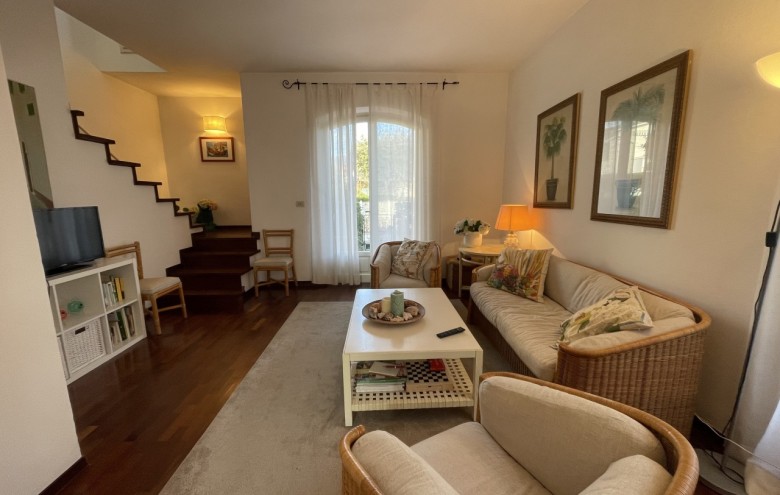 Bifamiliare in affitto a Pietrasanta