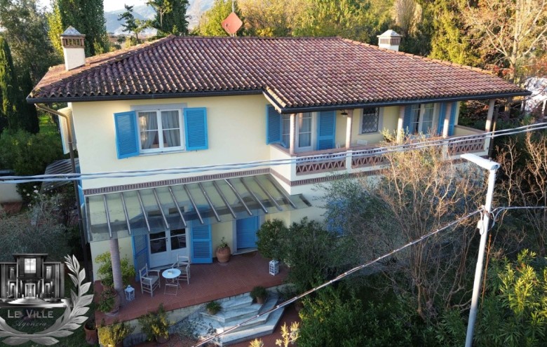 Villa singola in vendita a Pietrasanta