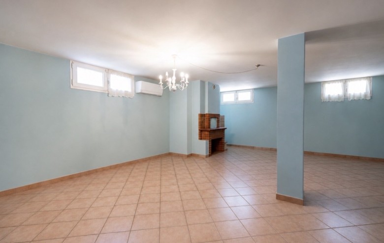 Bifamiliare in vendita a Camaiore