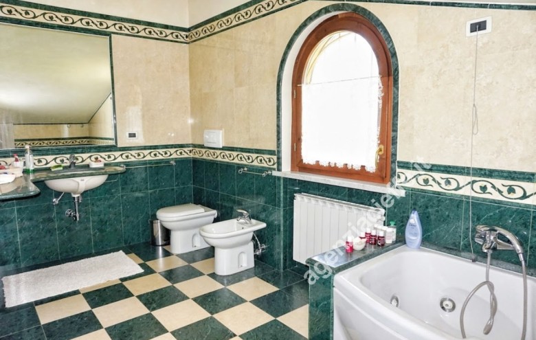 Appartamento in vendita a Massa