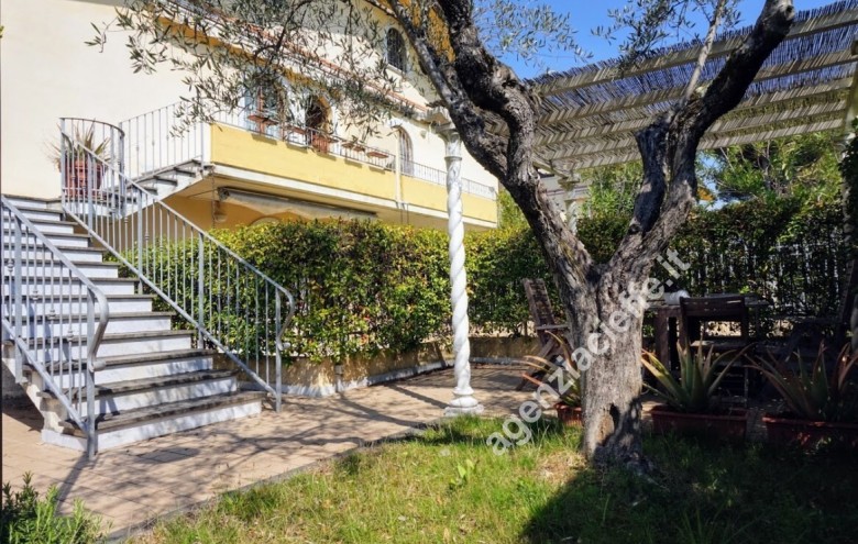 Appartamento in vendita a Massa