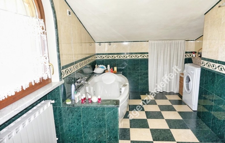 Appartamento in vendita a Massa