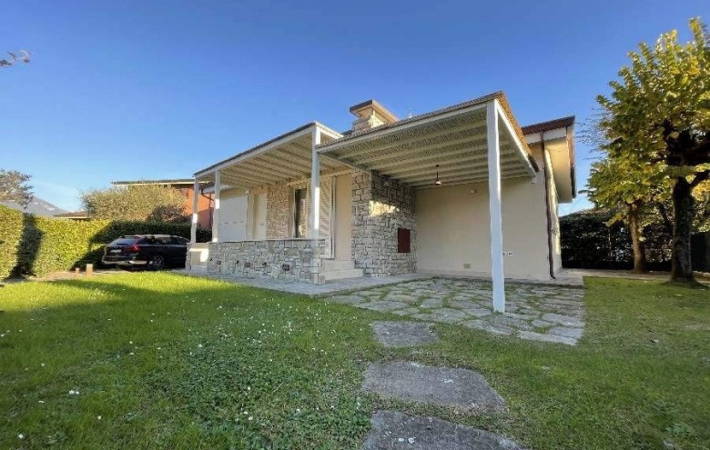 Villa singola in vendita a Pietrasanta