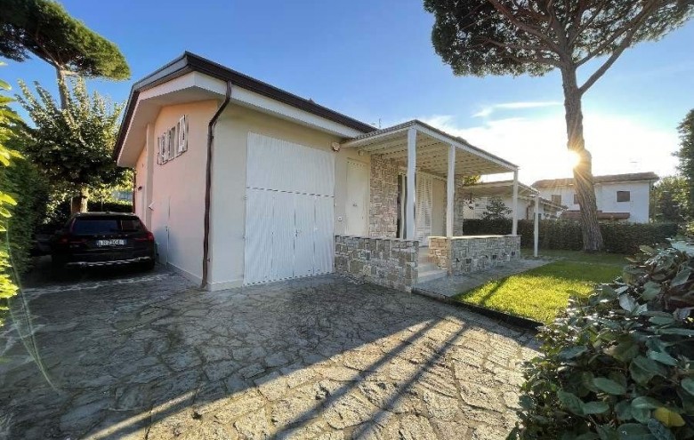 Villa singola in vendita a Pietrasanta